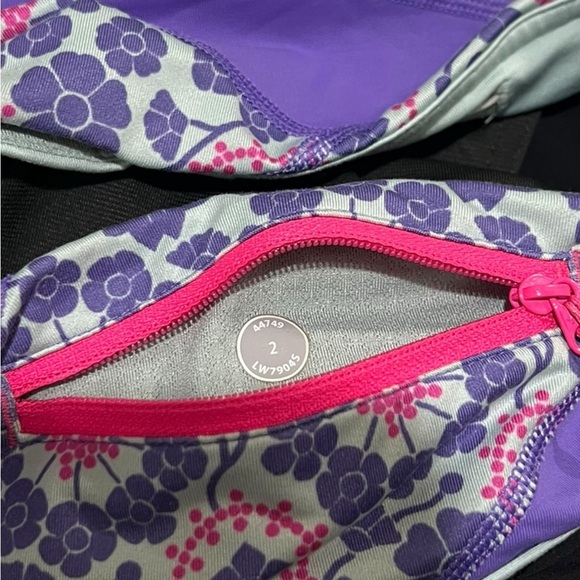 LULULEMON | Groovy Run Short
Black / Quilt Summer13 5 / Power Purple. In Sz 2 - Picture 5 of 6